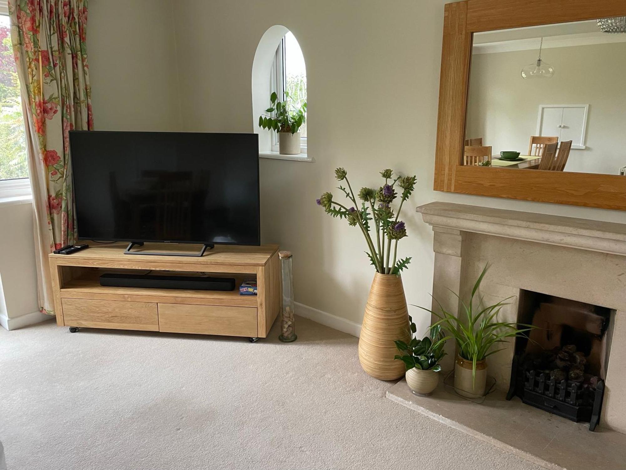 Charming Bournemouth House With Beautiful Spacious Gardens, 5 Min Drive To Beaches, Free Parking For 2-3 Cars Esterno foto