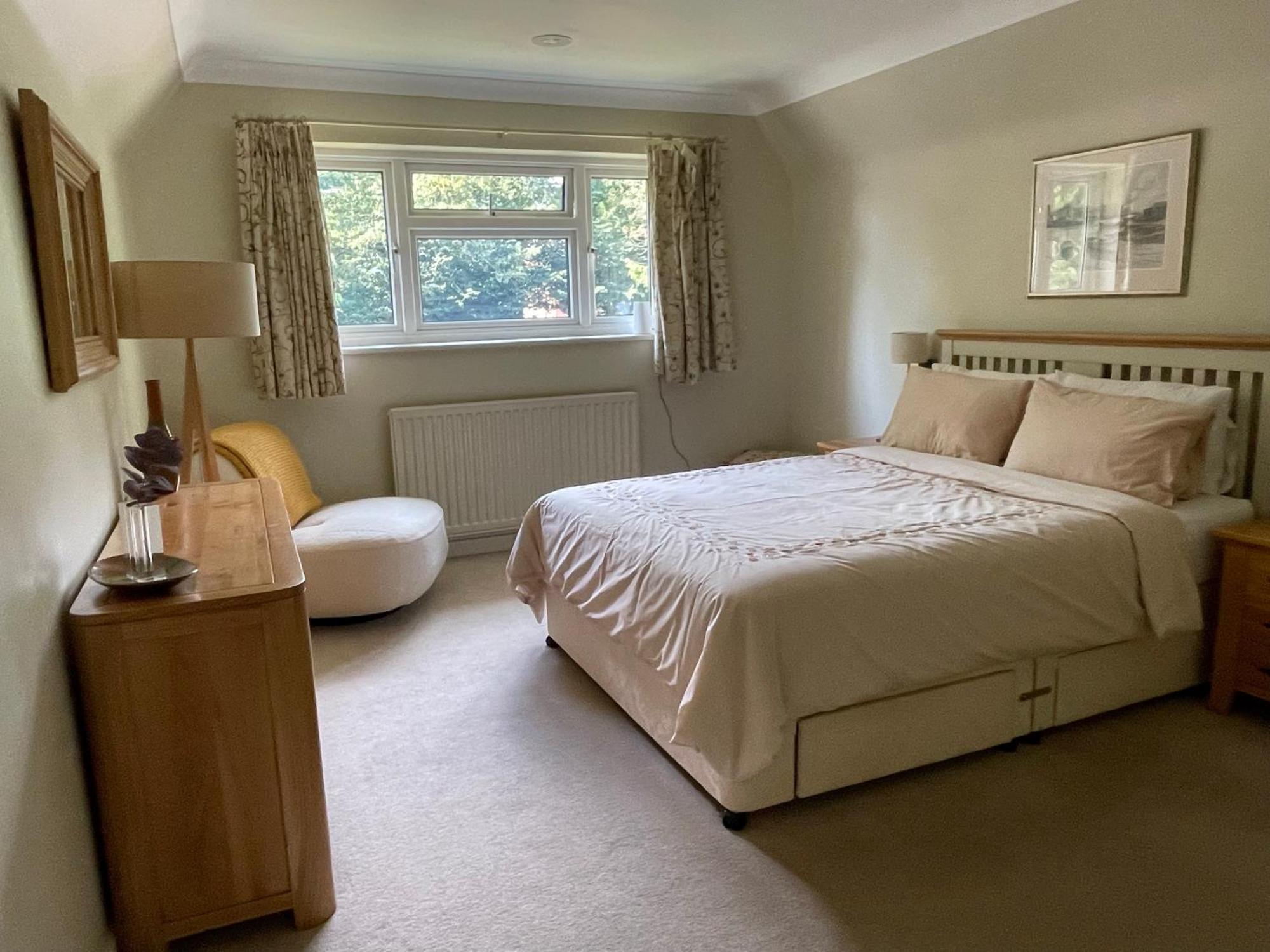 Charming Bournemouth House With Beautiful Spacious Gardens, 5 Min Drive To Beaches, Free Parking For 2-3 Cars Esterno foto