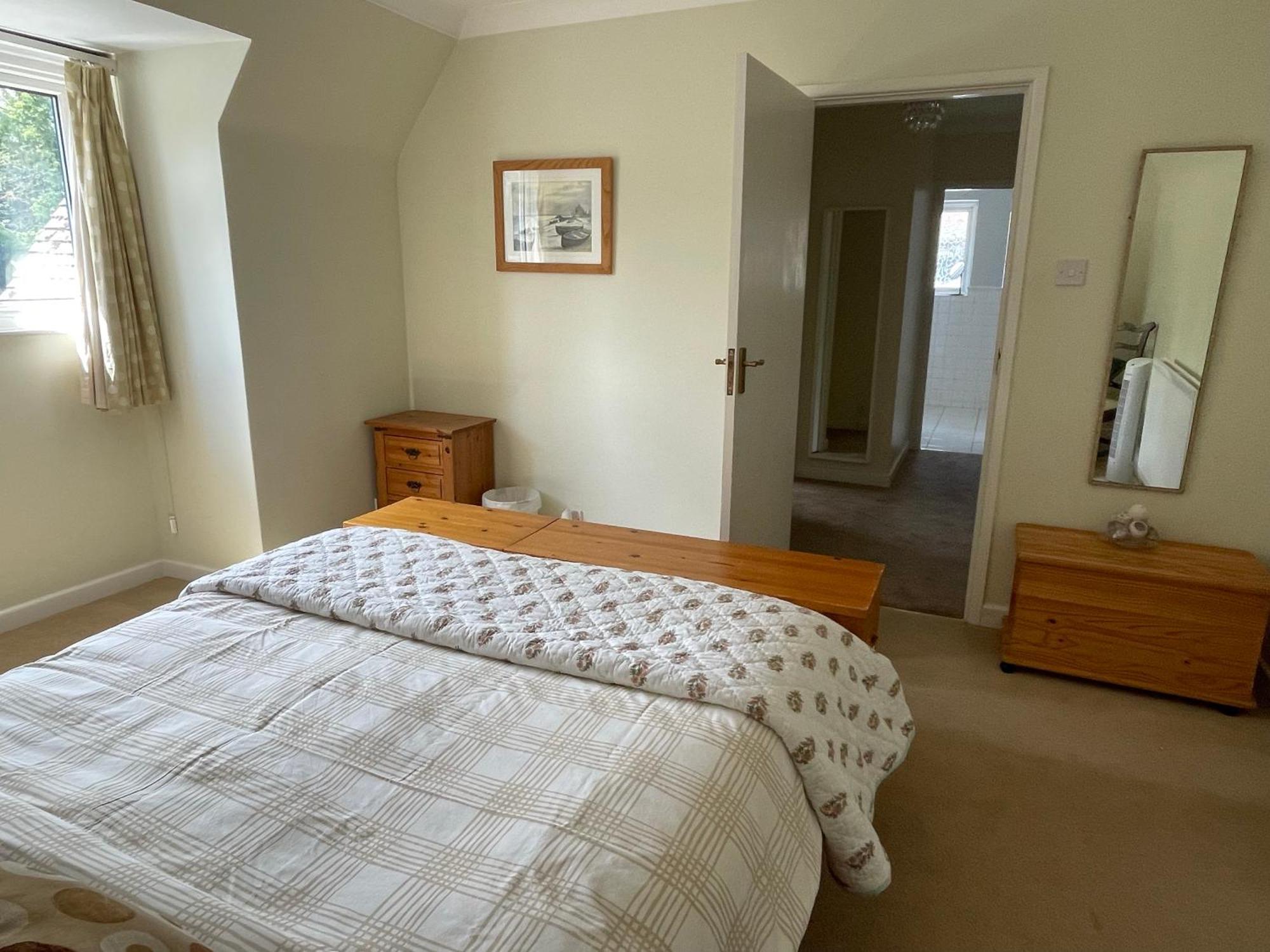 Charming Bournemouth House With Beautiful Spacious Gardens, 5 Min Drive To Beaches, Free Parking For 2-3 Cars Esterno foto